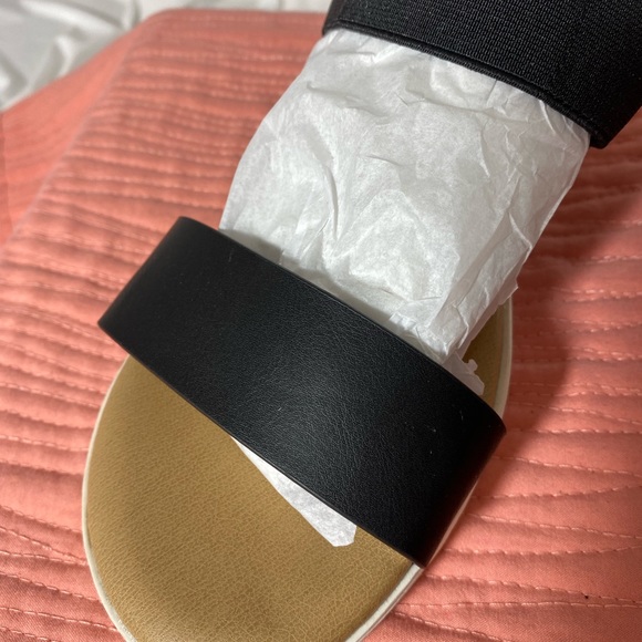 Kenzie Woman’s Platform Sandal, black, size 7.5 - Picture 3 of 9